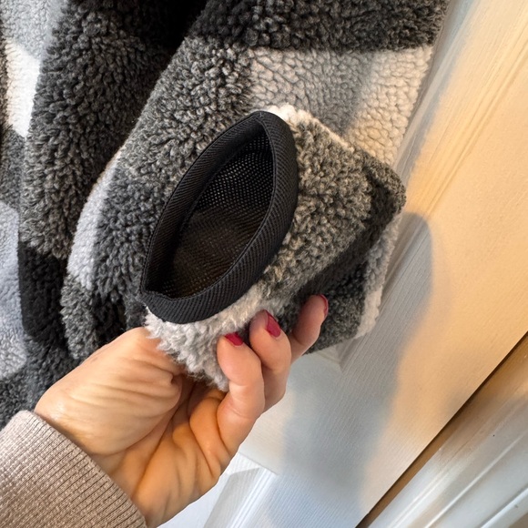 Nike Men’s Black Gray White Checkered Sherpa Pullover Quarter Zip Size Medium - Picture 4 of 11